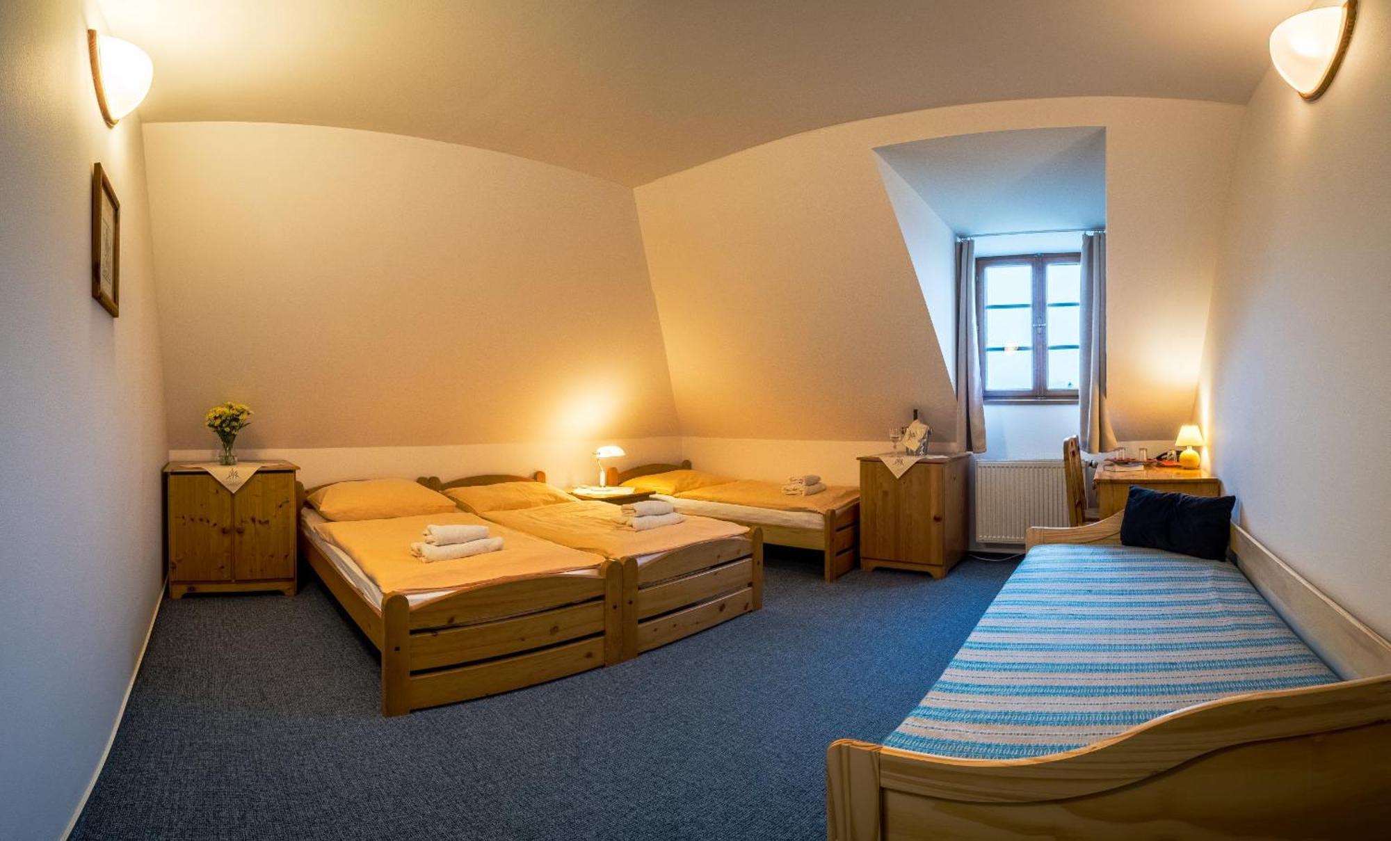 Klášter Hejnice, vzdělávací, konferenční a poutní dům Exterior foto